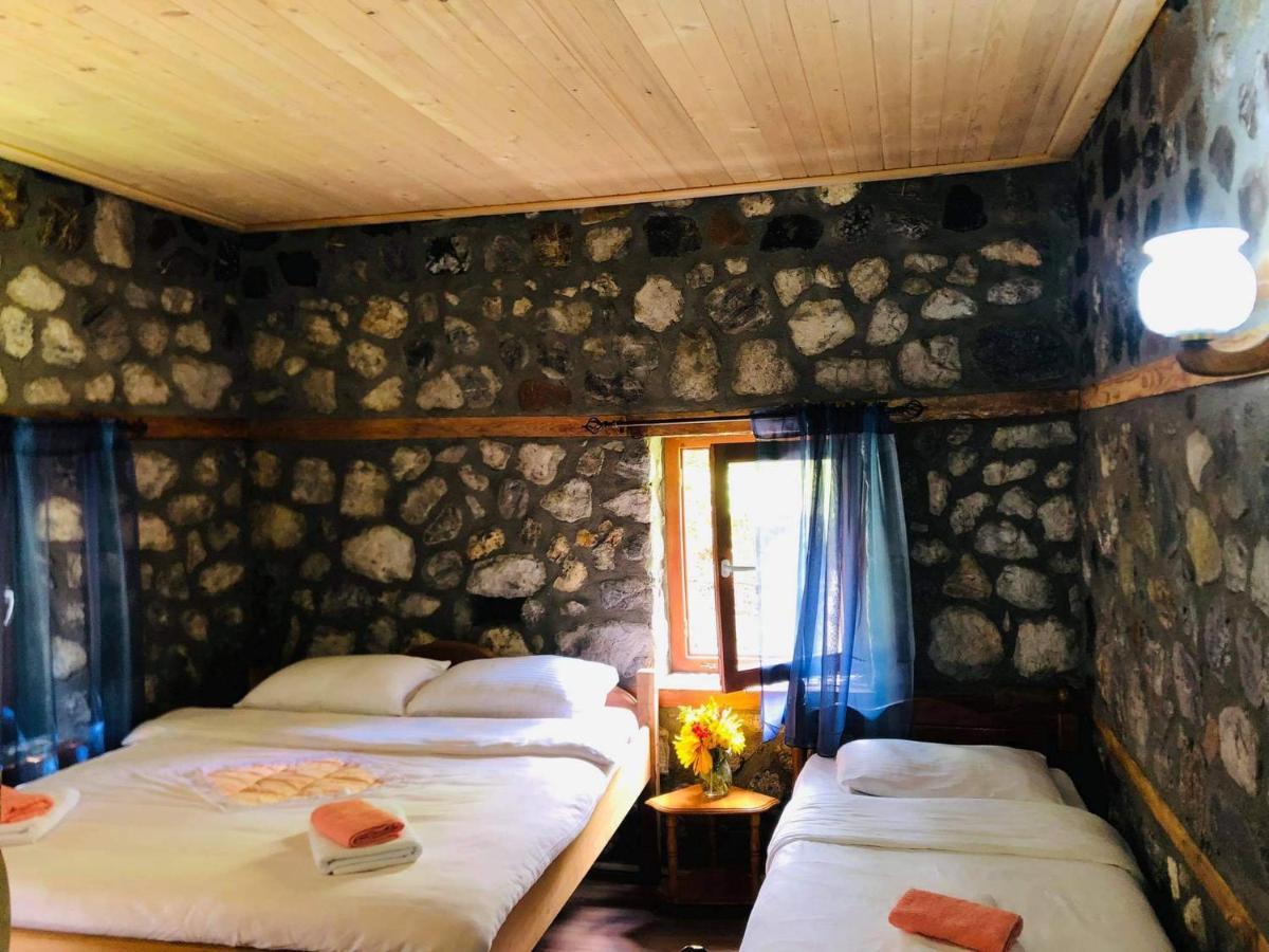 ולבונה Guest House Hyrmet Demushi חדר תמונה
